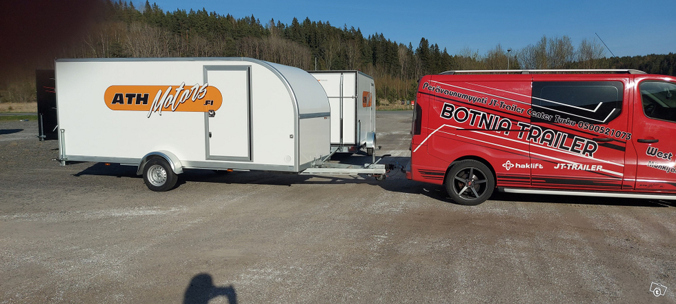 Smiling,,Beautiful,Hipster,Traveler,Girl,In,Gypsy,Look,And,Windy
